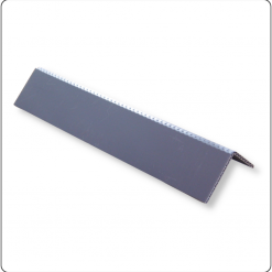 Kantenschutz-Winkel aus thermogeformten Kunststoff-Wabenplatten / Hohlkammerplatten für sicheren Schutz von Kanten und Verpackungseinheiten in Transport und Logistik.