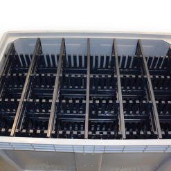 lock-it© HD MAXI Steckleiste – robuster Fachteiler, Trennkamm und Unterteiler zur individuellen Fachaufteilung in KLT-, GLT- und Eurobehältern. Maßgeschneiderte Gefacheleiste für Lagerung, Transport und Bauteilorganisation in Logistik und Produktion.