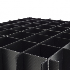 Gefache aus Wabenkammerplatte, Strukturkammerplatten – gestanzt, geschweißt oder gesteckt; Trennsystem für KLT/GLT, Palettenboxen & Logistik.