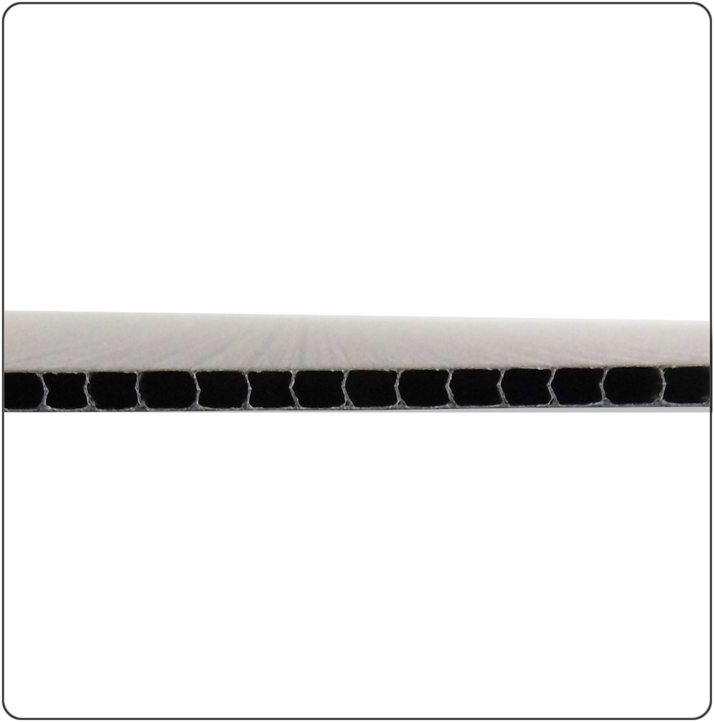 Kunststoff-Hohlkammerplatte (HKP) mit Struco-Profil – leichte, stabile Steg- und Luftkammerplatte aus PP für Verpackung, Lagertechnik, Trenneinsätze und industrielle Anwendungen.