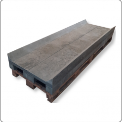 kunststoffpalette-2400x800mm-mit-keilen-fuer-rollen-coil-rohre-staebe