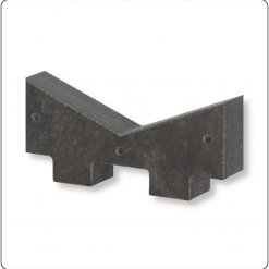 🇩🇪 Deutsch Vorrichtung zur sicheren Rohrlagerung und Transportsicherung – stabiler V-Block bzw. Rohrstütze zur Vermeidung von Rollen und Beschädigungen. 🇬🇧 Englisch Pipe storage and transport support – durable anti-roll V-block spacer designed to secure and protect pipes during transport and handling. 🇪🇸 Spanisch Soporte prismático para almacenamiento y transporte de tuberías – bloque en V antirrodadura que asegura y protege las piezas durante el transporte. 🇫🇷 Französisch Support prismatique pour le stockage et le transport de tuyaux – bloc en V antiroulis assurant la stabilité et la protection des conduites. 🇮🇹 Italienisch Supporto a prisma per lo stoccaggio e il trasporto di tubi – blocco a V antirullo per garantire stabilità e protezione durante il trasporto. 🇵🇱 Polnisch Wspornik pryzmatyczny do przechowywania i transportu rur – blok w kształcie litery V zapobiegający toczeniu się i uszkodzeniom. 🇳🇱 Niederländisch V-blok of buisdrager voor opslag en transport van leidingen – stevige antirolversteviging voor veilige hantering en bescherming.